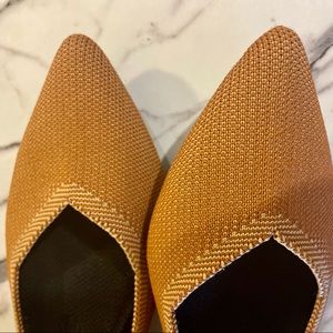 Rothy’s “The Point” cognac flat 8.5euc